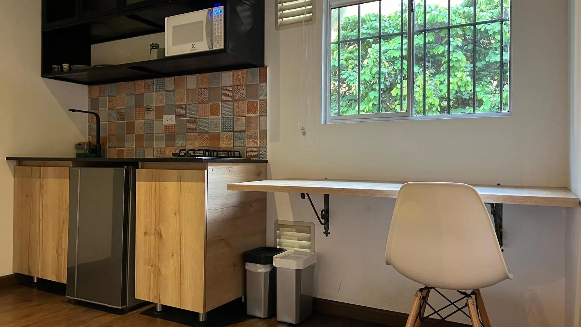Loft Equipado En Poblado Cerca De Envigado Frn107 By Roots Rentals 메딜린 0*,  콜롬비아