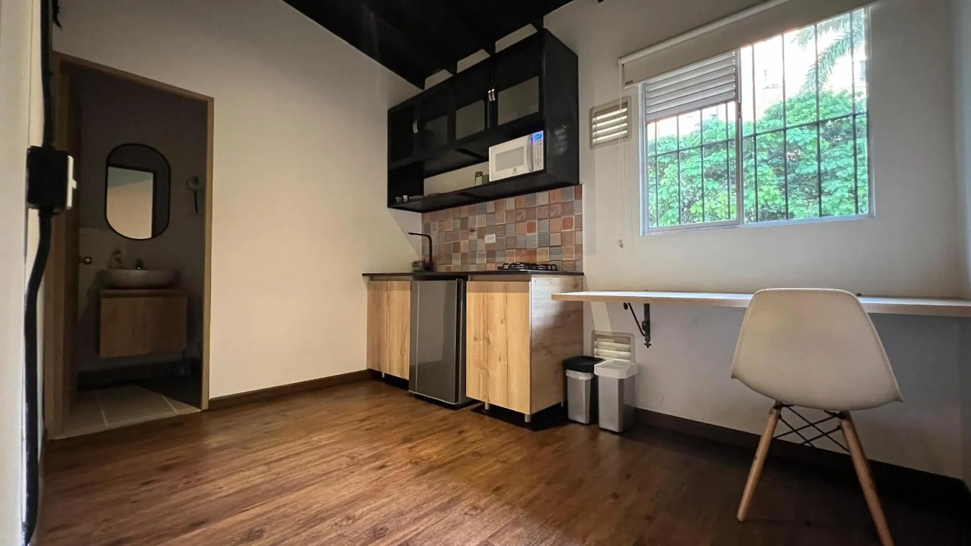 Loft Equipado En Poblado Cerca De Envigado Frn107 By Roots Rentals 메딜린